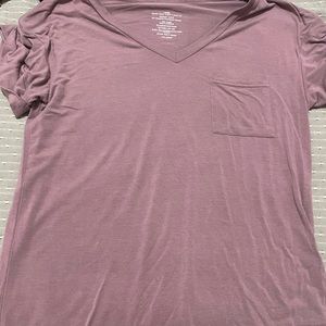 Drappy v neck shirt sleeve top